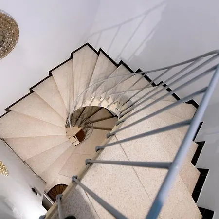 Volupté Classée 3 étoiles Avec Vue Sur Jardins, Garage Et Climatisation Appartamento