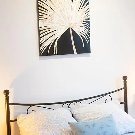 Apartment Volupte Classee 3 Etoiles Avec Vue Sur Jardin, Climatisation *