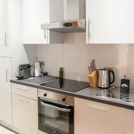 Volupté Classée 3 étoiles Avec Vue Sur Jardins, Garage Et Climatisation *